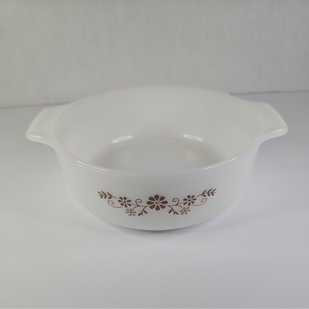 Vintage Dynaware Pyr-O-Rey Casserole Dish Brown Daisy Milk Glass White 6.5"